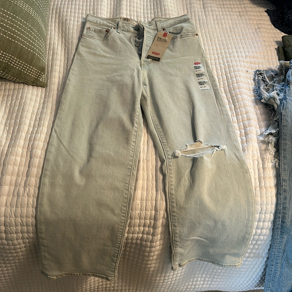 Levi Straight Ankle Jeans